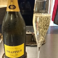 なにわ天ぷら 維心 - 1杯目のシャンパン〜