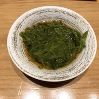 SUSHI TOKYO TEN、 新宿ニュウマン店 - 三陸産めかぶ