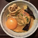 つけ蕎麦安土 - 〆のご飯に卵と野菜と