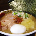 すごい煮干ラーメン凪 新宿ゴールデン街店本館