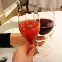オーベルジュ・ド・リル トーキョー - 季節のカクテル
                （フレッシュストロベリーのシャンパン）