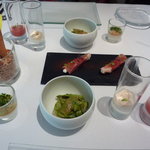 カセント - テーブルに並びました