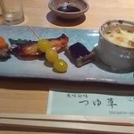 つゆ草 - 宴会でのコース料理　左端の牡蠣雲丹焼きが絶品