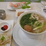 ベトナム料理　Chao - フォーと生春巻きセット
