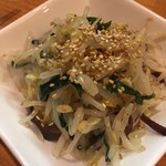 かつぎや - これも定番　もやしとニラのナムル