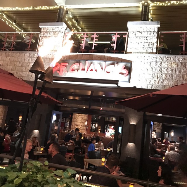 P F Chang S Waikiki ピーエフチャンズ ワイキキ 中華料理 食べログ