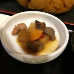 釜山 - 小鉢はホッとする煮物