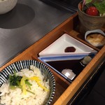 神戸六甲道・ぎゅんた 丸の内店 - とろろ麦飯とサラダ