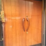 ぽん多本家 - 重厚な入口扉