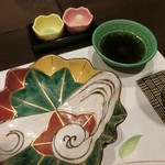 天の丸別邸 風の谷の庵 - 天婦羅の準備。
      天つゆ、お塩など。