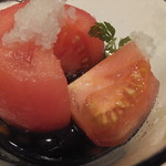 天の丸別邸 風の谷の庵 - 酢の物：「和風トマトサラダ」
      オリジナルドレッシングでさっぱりと。