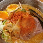 Ramen Yattaru - 辛辛らあ麺800円 細麺、醤油
