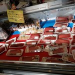 みなと市場 小松鮪専門店 - 沢山の美味しそうなまぐろ