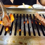 板前焼肉 一斗 - 近江牛塩タン　焼き焼き♪