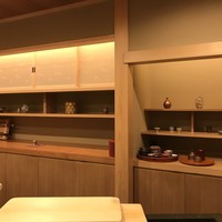 日本橋蛎殻町 すぎた - カウンター内
