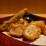 こころや - ホタテのレアフライ 山椒塩でアップ