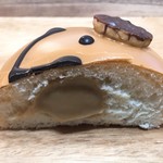 クリスピークリームドーナツ - ラッキーバビーキャラメル 断面