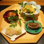 おおたに - 八寸：ふぐの唐揚げ、三河もち豚の角煮、胡麻豆腐のふき味噌焼き、甘海老の手毬寿し、ジャガ芋のはりはり。　　　　　　2018.01.06