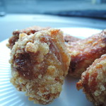 太閤 - 香ばしい油と鶏皮の香り 味付けはシンプルで、塩と軽い醤油。 肉本来の旨さを主体に据えた、好感度高い構成