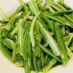銀座 麒麟 - 中国野菜の青龍菜と叩き大蒜の塩炒め