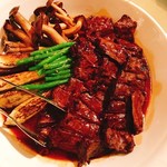 ハイアットリージェンシー 京都 - オーストラリア産牛ハラミ肉のグリル 　　ナスとしめじ 　　ローズマリーソース