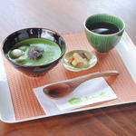 抹茶白玉ぜんざい(ほうじ茶・あられ付) 抹茶白玉ぜんざい(ほうじ茶・あられ付)