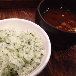 かつ吉 水道橋店 - 紫蘇ご飯・赤ダシ
                                (おかわり自由)