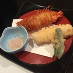 Sushi Kanda - 天ぷら。エビのポテト衣揚げとイカとオクラ（＾∇＾）