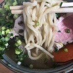 食い味の道有楽 - 麺は中太