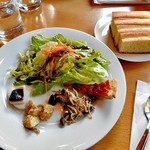 トライフル - 本日の前菜とサラダ ＆ フォカッチャ（４人分）