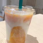 グッデイジュース - 富有柿とパインとヨーグルトのスムージー