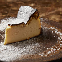 チーズケーキ バスク風 780円(858円)