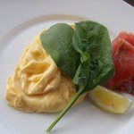 bills - オーガニックスクランブル　　　　エッグ（トースト抜き・サーモン追加）