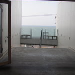 bills - エントランスから七里ガ浜の海を