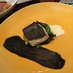 sardexka - ヒラスズキ　イカスミと赤ワインのソース