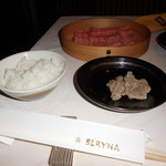 瀬里奈 - しゃぶしゃぶのスープで調理したしゃぶしゃぶ肉と、魚沼産コシヒカリのご飯です。