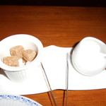 瀬里奈 - コーヒーの角砂糖とミルクです。