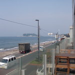bills - テラス席から江ノ島を