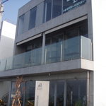 bills - テラス席（道からも少し見えてます）