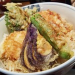 手打蕎麦 善庵 - ミニいか天丼(421円)です。