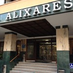 Alixares - サビカ通り沿い