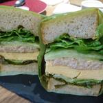 ツナと厚焼き玉子のサンドイッチ