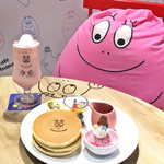 Cafe BARBAPAPA - いちごのスムージー / メープルチョコパンケーキ