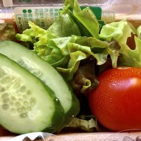 荒井屋 万國橋店 - 生野菜は新鮮
