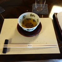 比良山荘 - どくだみ茶でお腹を整えます：笑