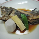 魚信旅館 - 「メバル煮つけ」まわりのお野菜もウマイ