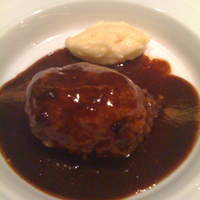 ヴレ ド ヴレ シェ ヒロ - メインのスペシャリテ「牛ほほ肉赤ワインソース」