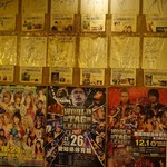 Nagoya Genki Kenkyuujo Sakaba - 色紙やポスターがずらり！