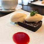 サラマンジェ ド ヨシノ - 濃厚なチョコレートケーキ
