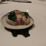 THE GUNJO RESTAURANT - はまぐりと菜の花の生ハム巻き